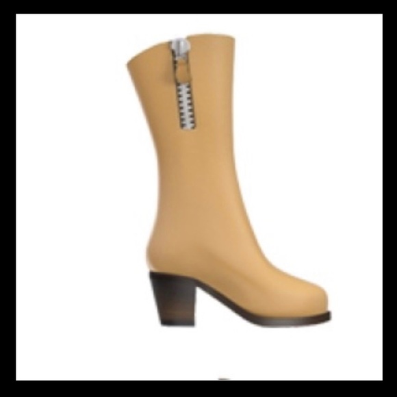 SHOES - Picture 3 of 4